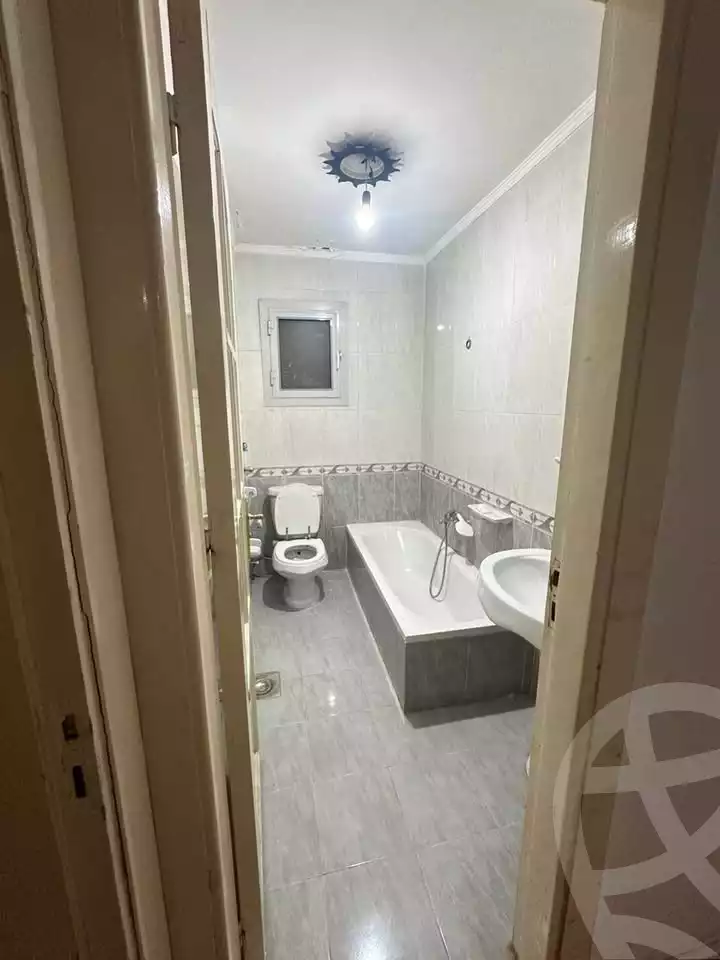 https://aqarmap.com.eg/en/listing/5466501-for-sale-alexandria-ganaklis-shr-mrtdy-bsh