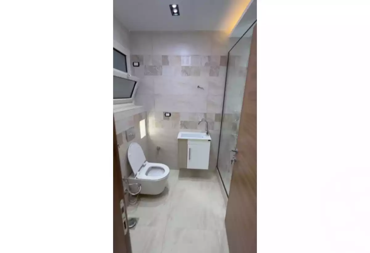 https://aqarmap.com.eg/en/listing/5469209-for-sale-cairo-el-sheikh-zayed-city-compounds-el-khamayel