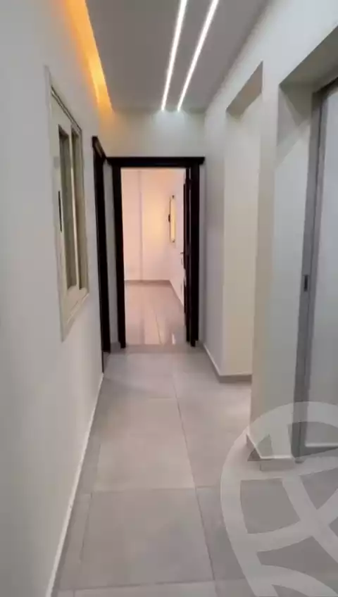 https://aqarmap.com.eg/en/listing/5469404-for-sale-cairo-el-sheikh-zayed-city-compounds-el-khamayel