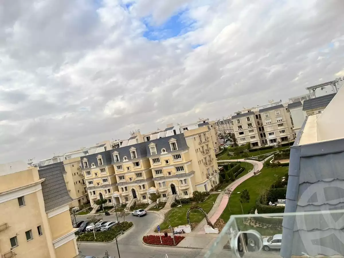 https://aqarmap.com.eg/ar/listing/5474692-for-sale-cairo-new-cairo-compounds-mountain-view-hyde-park