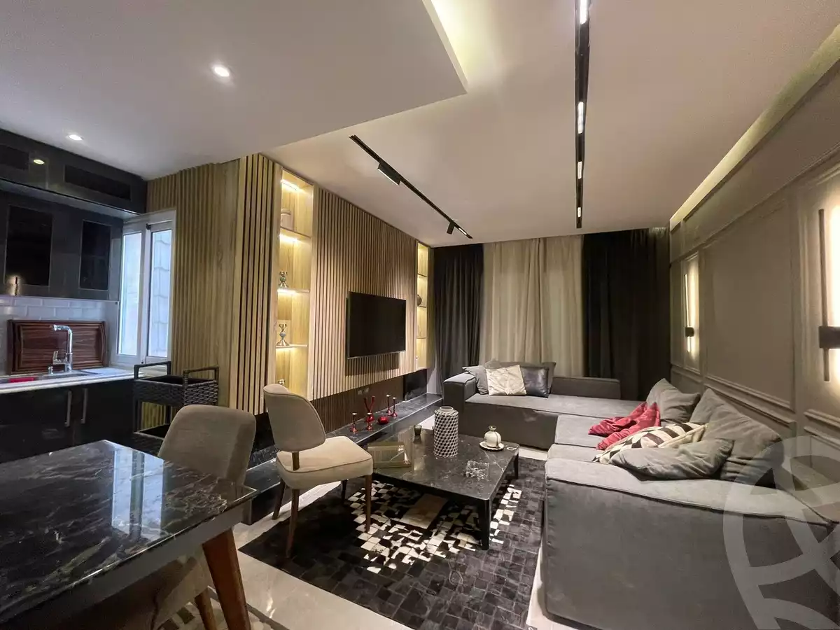https://aqarmap.com.eg/ar/listing/5474692-for-sale-cairo-new-cairo-compounds-mountain-view-hyde-park