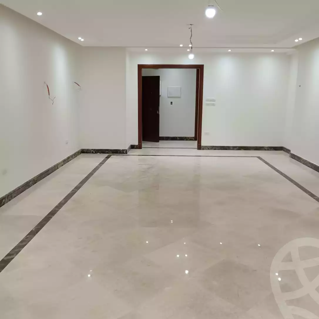 https://aqarmap.com.eg/en/listing/5466395-for-rent-cairo-new-cairo-compounds-rock-vera