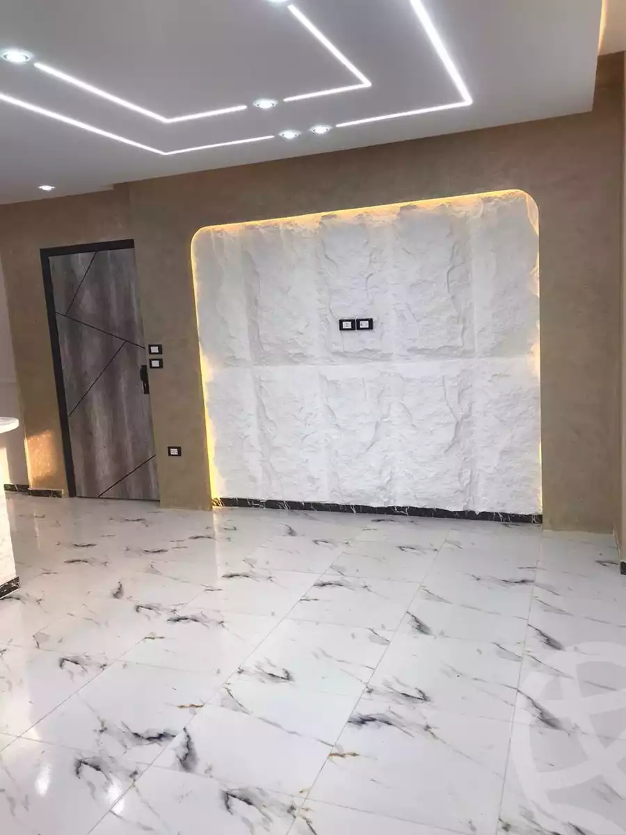 https://aqarmap.com.eg/en/listing/5483083-for-sale-cairo-mokattam-el-hadabah-el-wosta-rd-lmbhth