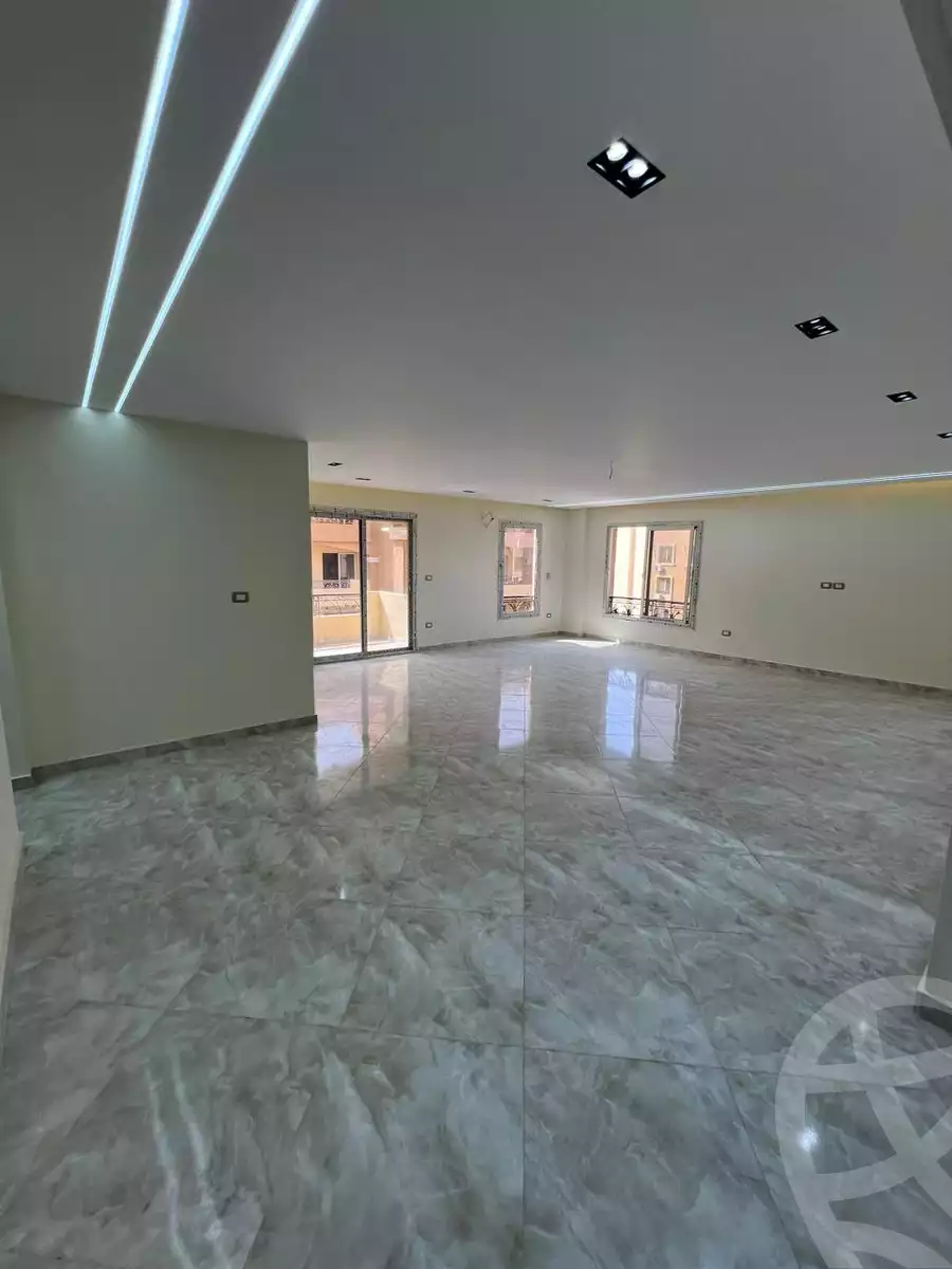 https://aqarmap.com.eg/en/listing/5485029-for-sale-cairo-el-sheikh-zayed-city-compounds-el-khamayel