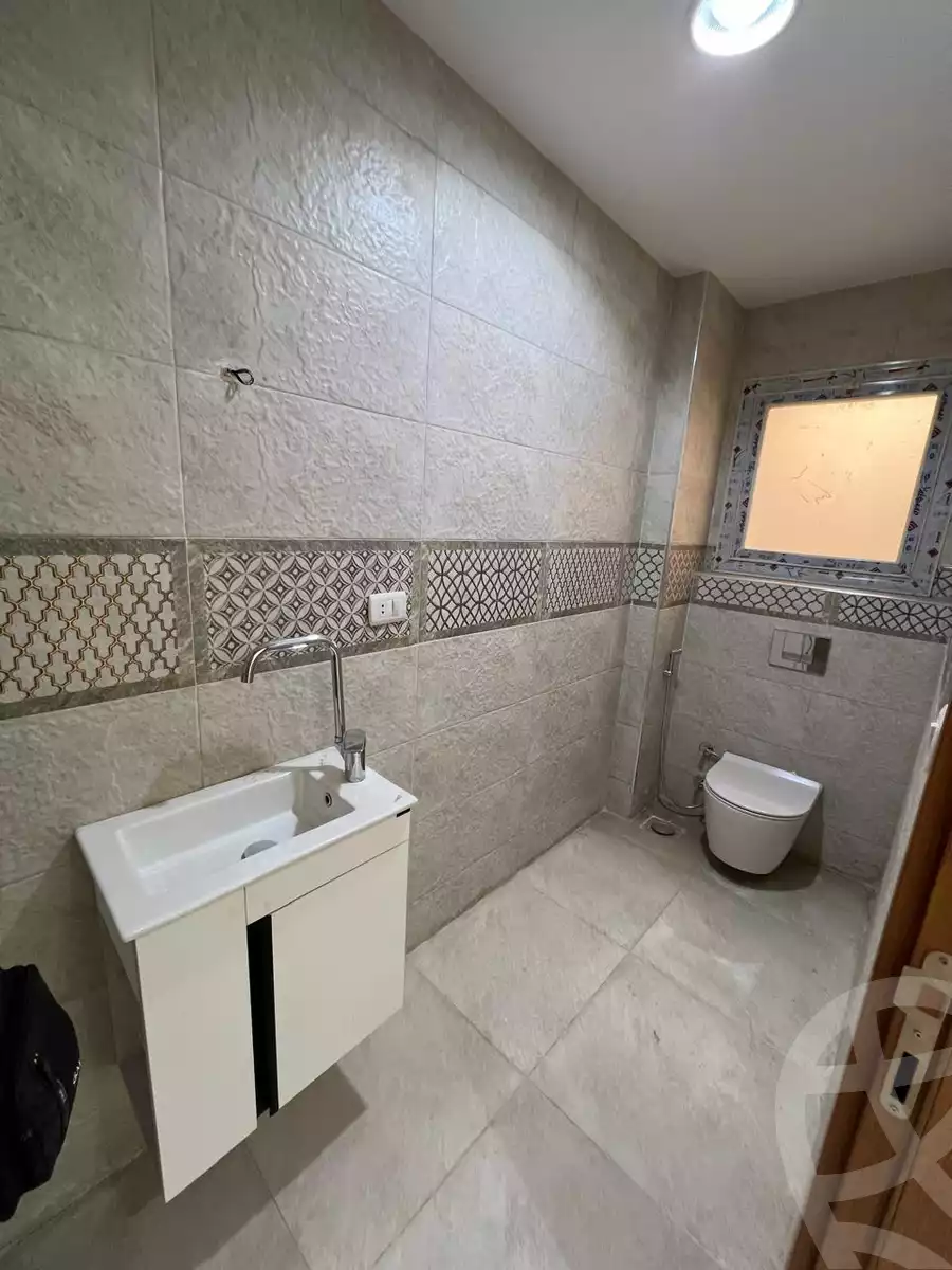 https://aqarmap.com.eg/en/listing/5485078-for-sale-cairo-el-sheikh-zayed-city-compounds-el-khamayel
