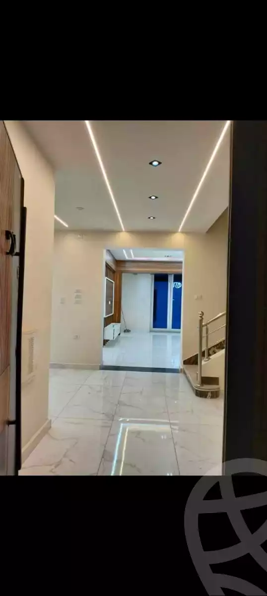 https://aqarmap.com.eg/en/listing/5490886-for-sale-cairo-6th-of-october-featured-neighborhood-el-motamayez-neighborhood-abd-el-moneim-riad-st