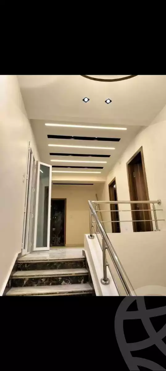 https://aqarmap.com.eg/en/listing/5490886-for-sale-cairo-6th-of-october-featured-neighborhood-el-motamayez-neighborhood-abd-el-moneim-riad-st