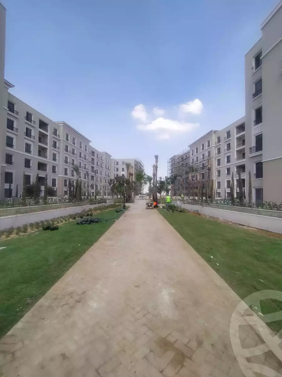 https://aqarmap.com.eg/en/listing/5491854-for-sale-cairo-el-sheikh-zayed-city-compounds-kmbwnd-fyldj-wyst-dr-llttwyr