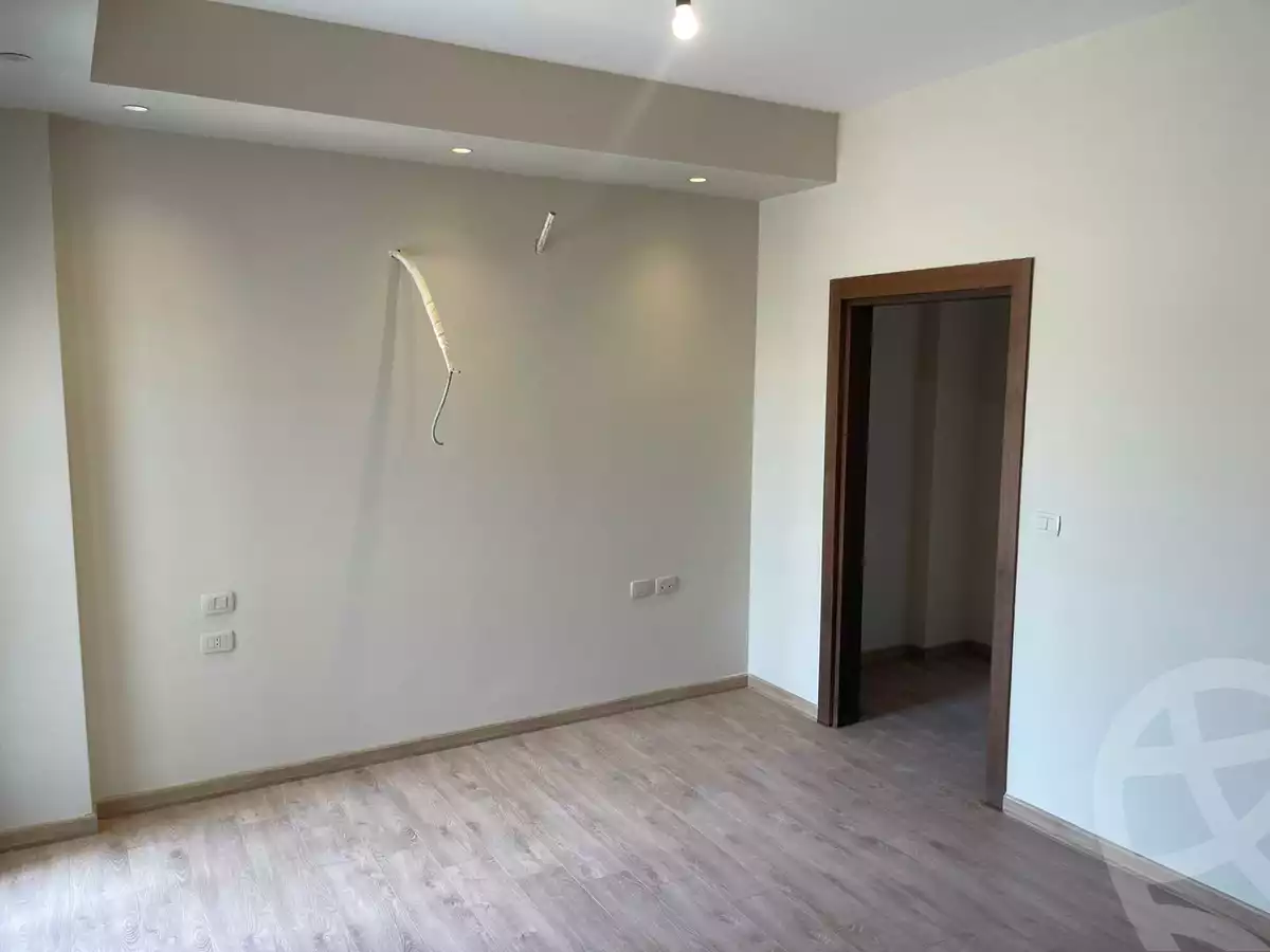 https://aqarmap.com.eg/en/listing/5494691-for-sale-cairo-new-cairo-compounds-el-patio-oro