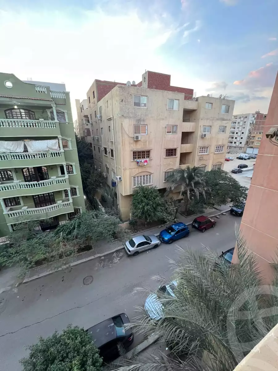 https://aqarmap.com.eg/ar/listing/5495771-for-sale-cairo-6th-of-october-el-ahyaa-neighborhood-3rd-al-hay-al-thalith-st