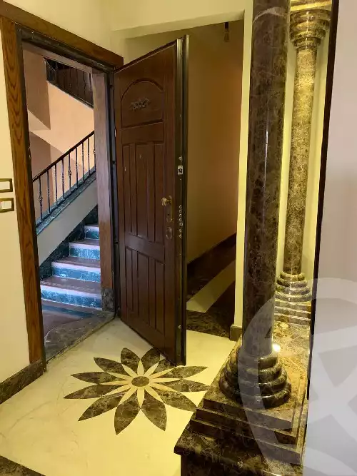 https://aqarmap.com.eg/en/listing/5496701-for-sale-cairo-new-cairo-sharq-el-akadamiya-abdelhamid-younes-st