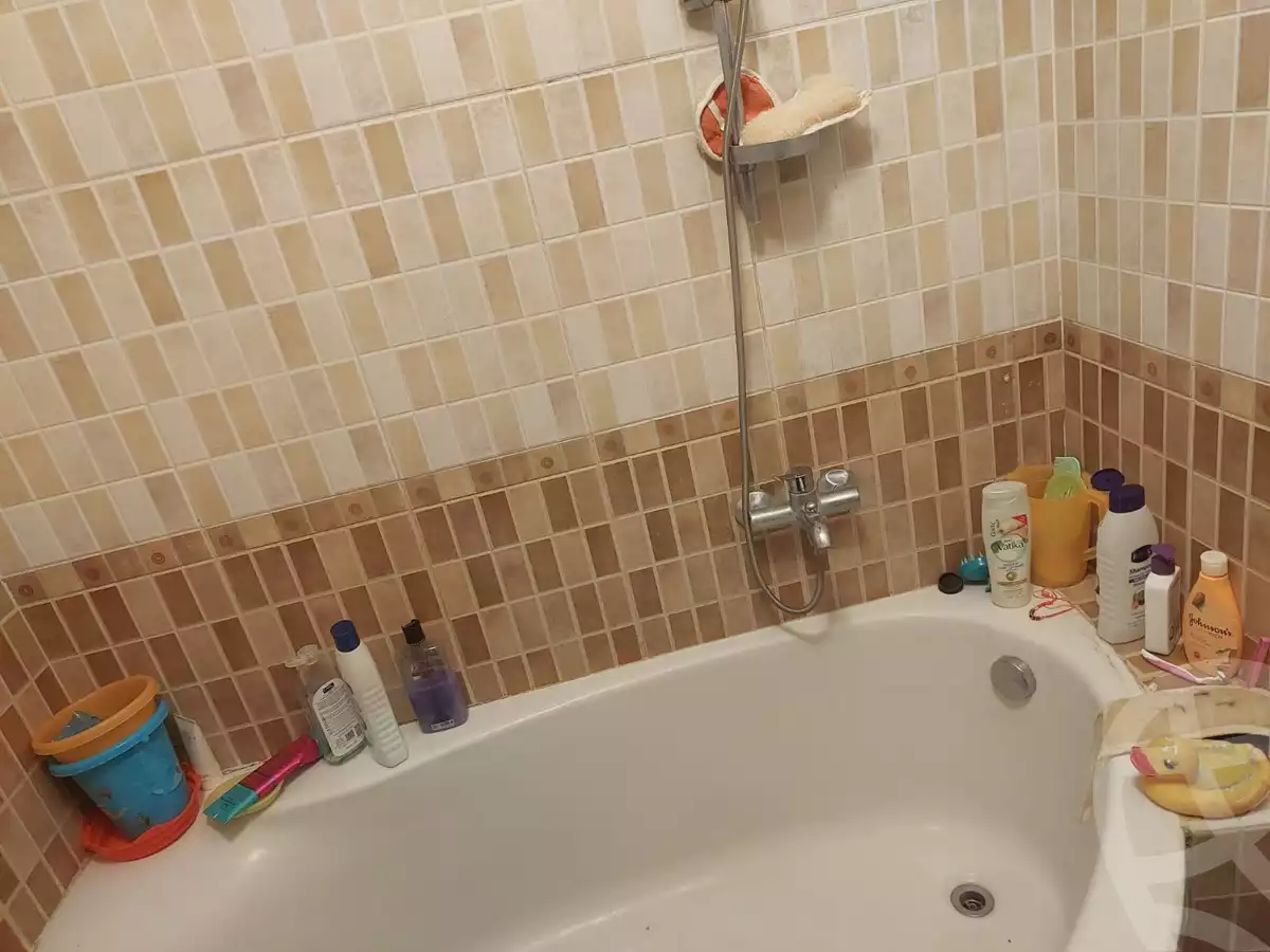 https://aqarmap.com.eg/en/listing/5540074-for-sale-cairo-new-cairo-lrhb-city-phase-1-tharwat-abaza-st