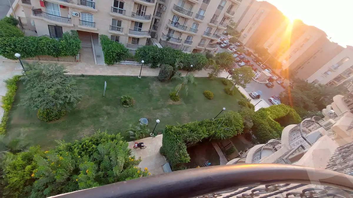 https://aqarmap.com.eg/en/listing/5540180-for-sale-cairo-new-cairo-lrhb-city-phase-8