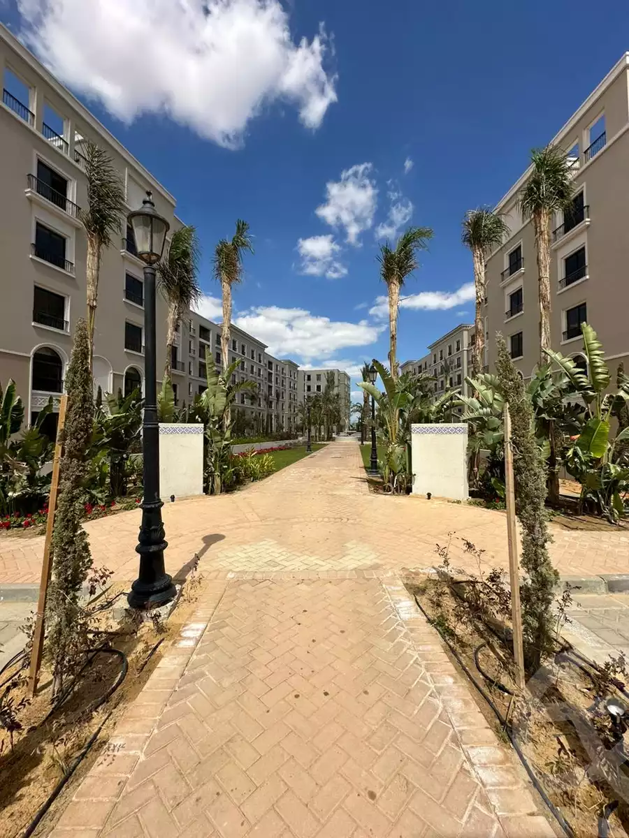 https://aqarmap.com.eg/en/listing/5545575-for-sale-cairo-el-sheikh-zayed-city-compounds-kmbwnd-fyldj-wyst-dr-llttwyr