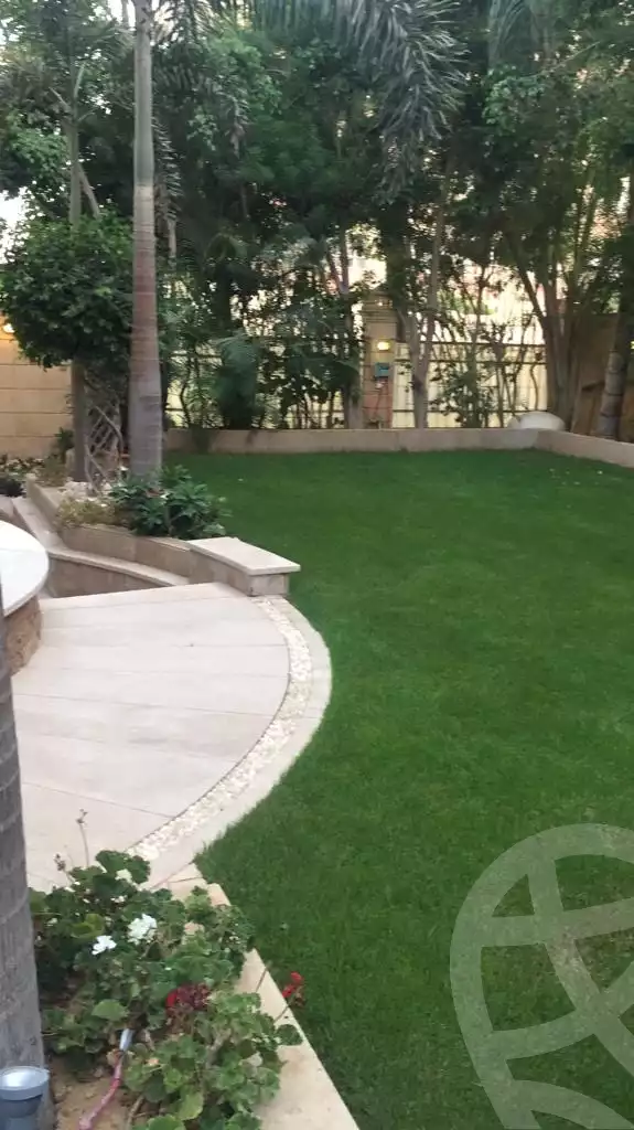 https://aqarmap.com.eg/en/listing/5556391-for-sale-cairo-new-cairo-el-ahyaa-first-neighborhood-street-2
