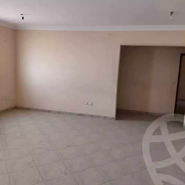 https://aqarmap.com.eg/ar/listing/5556608-for-sale-cairo-helwan-helwan-el-sharkeya-gaafar-st