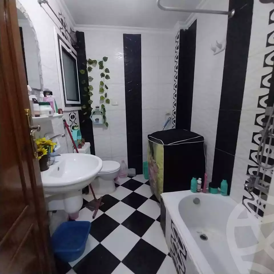 https://aqarmap.com.eg/ar/listing/5575780-for-sale-alexandria-l-jmy-lbytsh-el-hanafeya-st