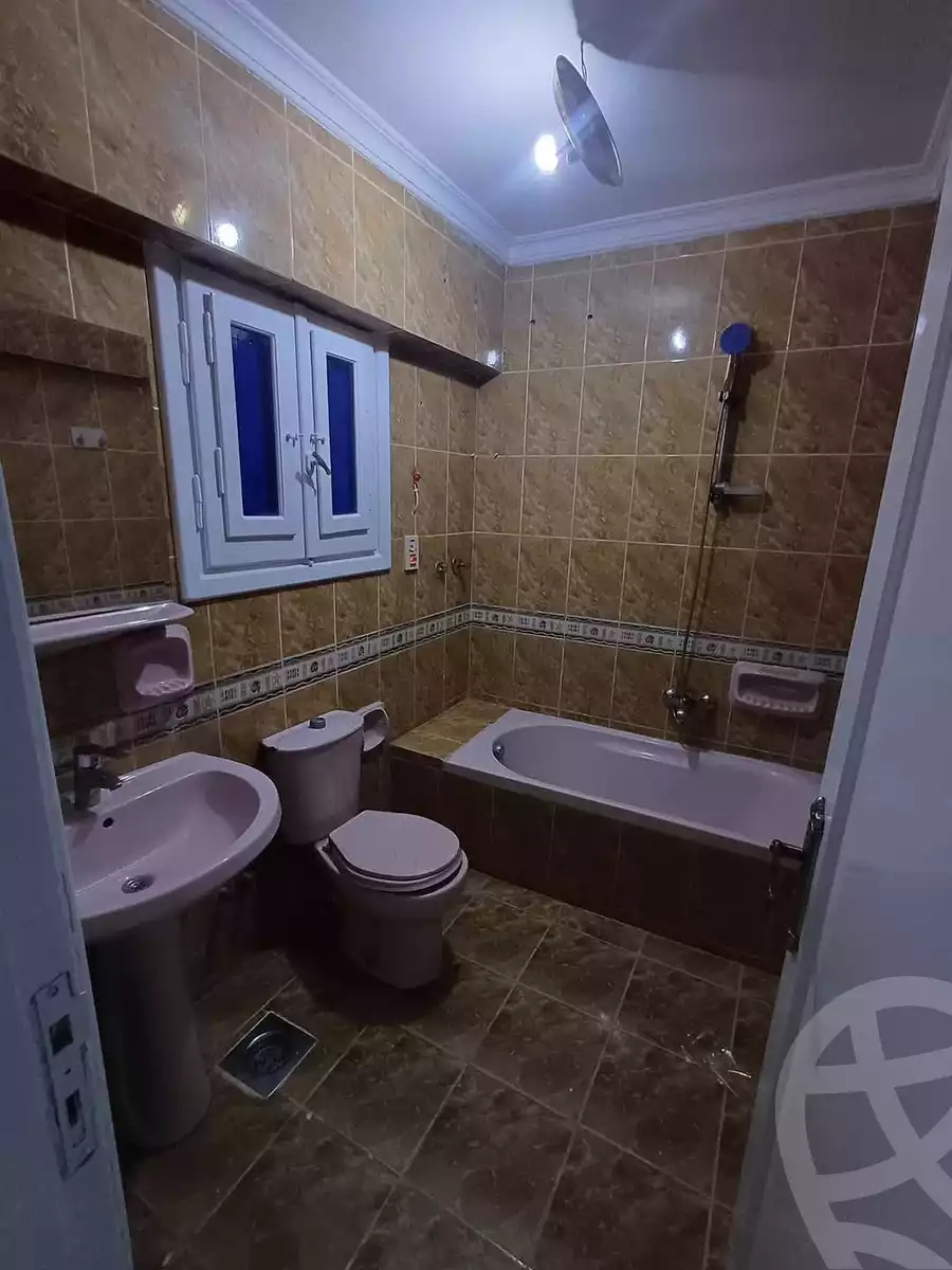https://aqarmap.com.eg/en/listing/5585129-for-rent-cairo-mokattam-lhdb-l-ly-shareaa-9