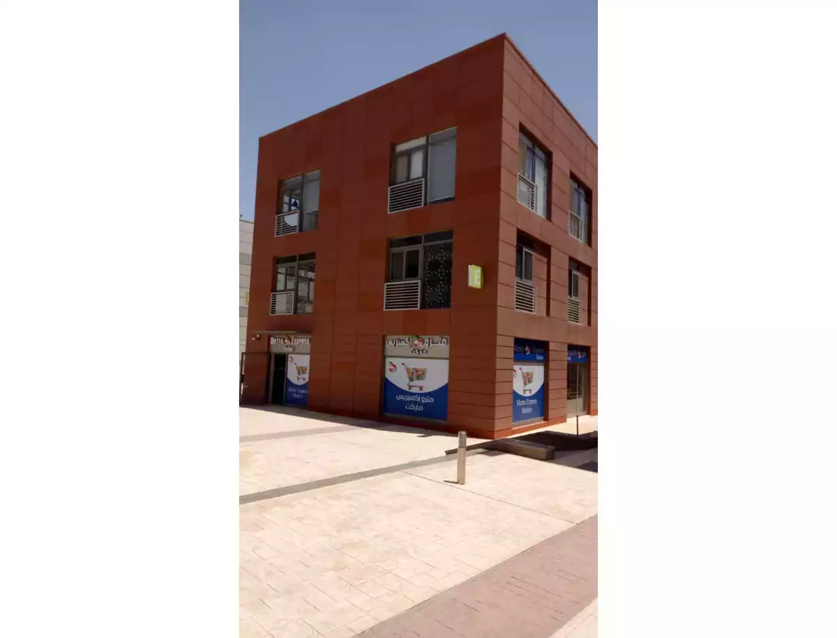 https://aqarmap.com.eg/en/listing/5591494-for-sale-cairo-el-sheikh-zayed-city-compounds-the-courtyard-mall-dorra