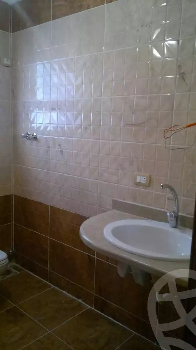 https://aqarmap.com.eg/ar/listing/5593098-for-rent-cairo-new-cairo-compounds-hadayek-el-fedaa