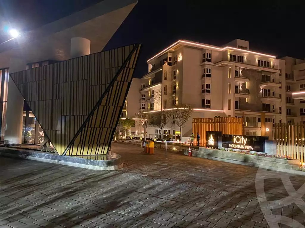 https://aqarmap.com.eg/ar/listing/5597368-for-sale-cairo-new-cairo-compounds-mwntn-fyw-y-syty-club-park-mountain-view-icity