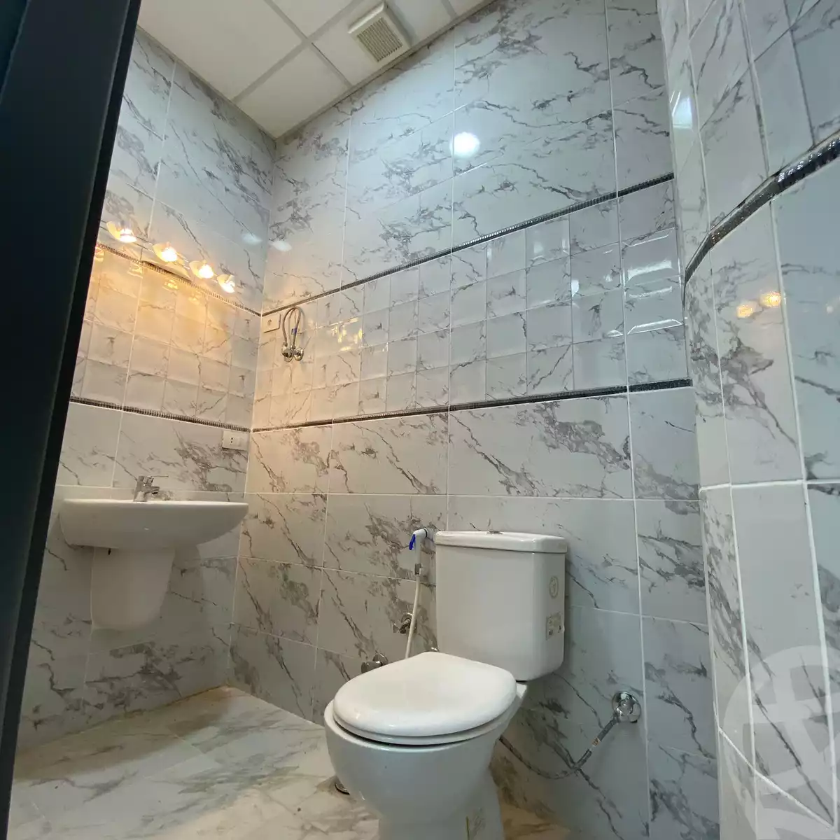 https://aqarmap.com.eg/en/listing/5599371-for-rent-cairo-el-sheikh-zayed-city-compounds-hayat-clinics-mall-al-fayoum-development