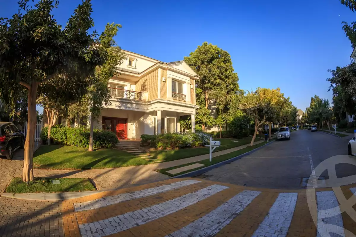 https://aqarmap.com.eg/en/listing/5603782-for-sale-cairo-new-cairo-compounds-mountain-view1-1-compound