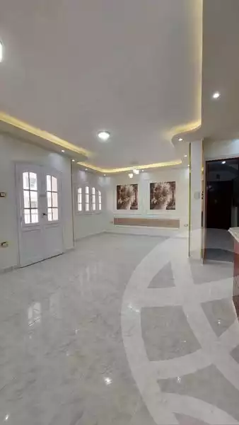 https://aqarmap.com.eg/en/listing/5909410-for-sale-alexandria-l-jmy-el-kilo-21