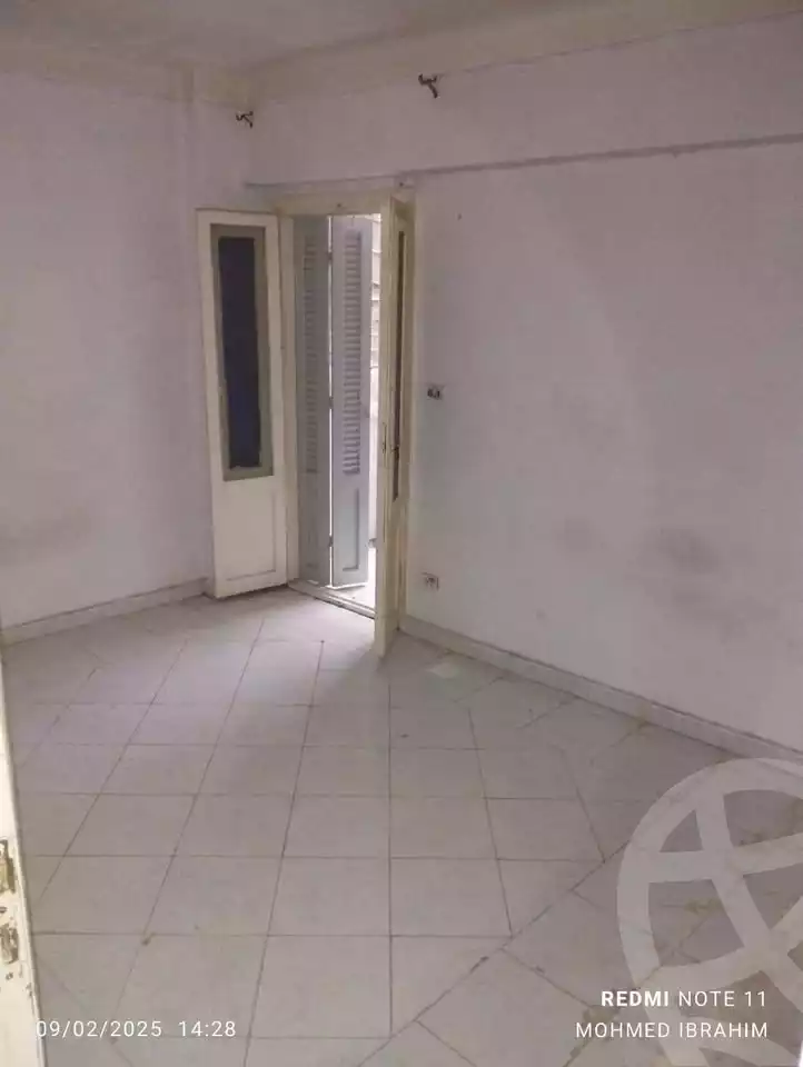 https://aqarmap.com.eg/ar/listing/5621196-for-rent-alexandria-el-hanouvel-amr-ibn-el-aas-st