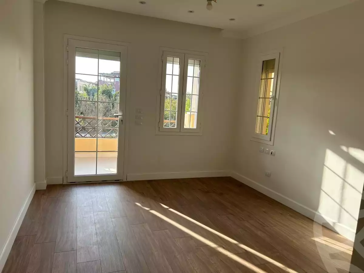 https://aqarmap.com.eg/ar/listing/5624212-for-sale-cairo-new-cairo-compounds-hyde-park