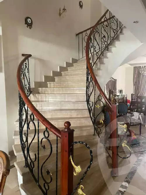 https://aqarmap.com.eg/en/listing/5629514-for-sale-cairo-el-sheikh-zayed-city-compounds-el-yasmeen-compound
