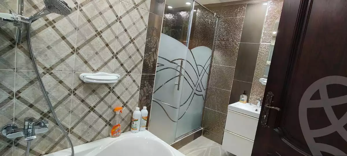 https://aqarmap.com.eg/en/listing/5633016-for-sale-cairo-el-sheikh-zayed-city-compounds-hadayek-el-mohandiseen