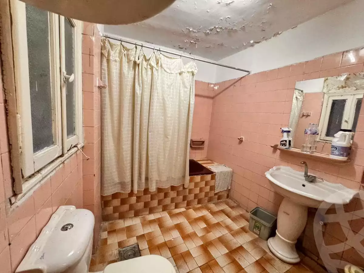 https://aqarmap.com.eg/ar/listing/5635934-for-sale-alexandria-miami-el-gaish-rd-st