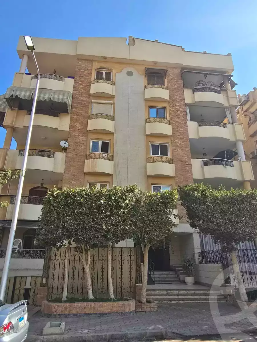 https://aqarmap.com.eg/ar/listing/5637090-for-sale-cairo-mokattam-lhdb-l-ly-shareaa-9