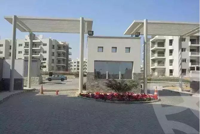 https://aqarmap.com.eg/en/listing/5637944-for-sale-cairo-el-sheikh-zayed-city-compounds-dh-drys