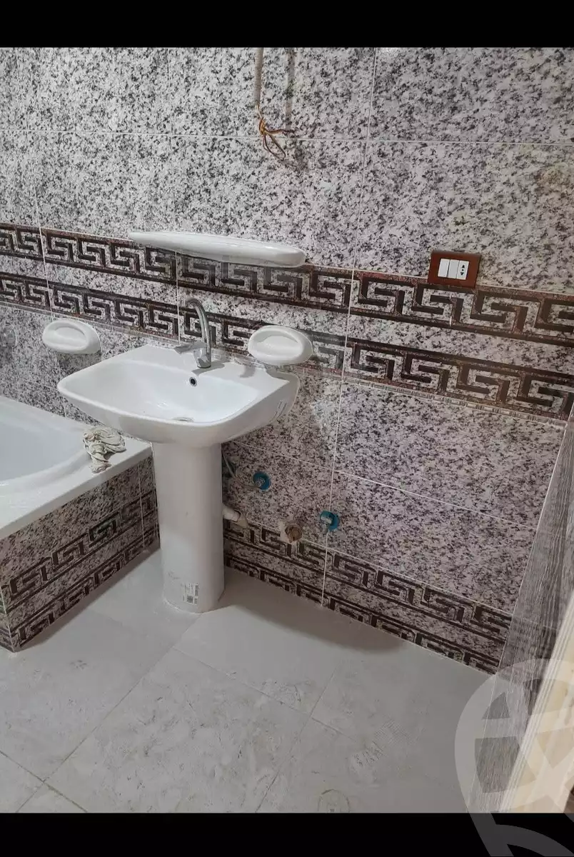 https://aqarmap.com.eg/ar/listing/5640171-for-sale-alexandria-l-jmy-lbytsh-el-hanafeya-st