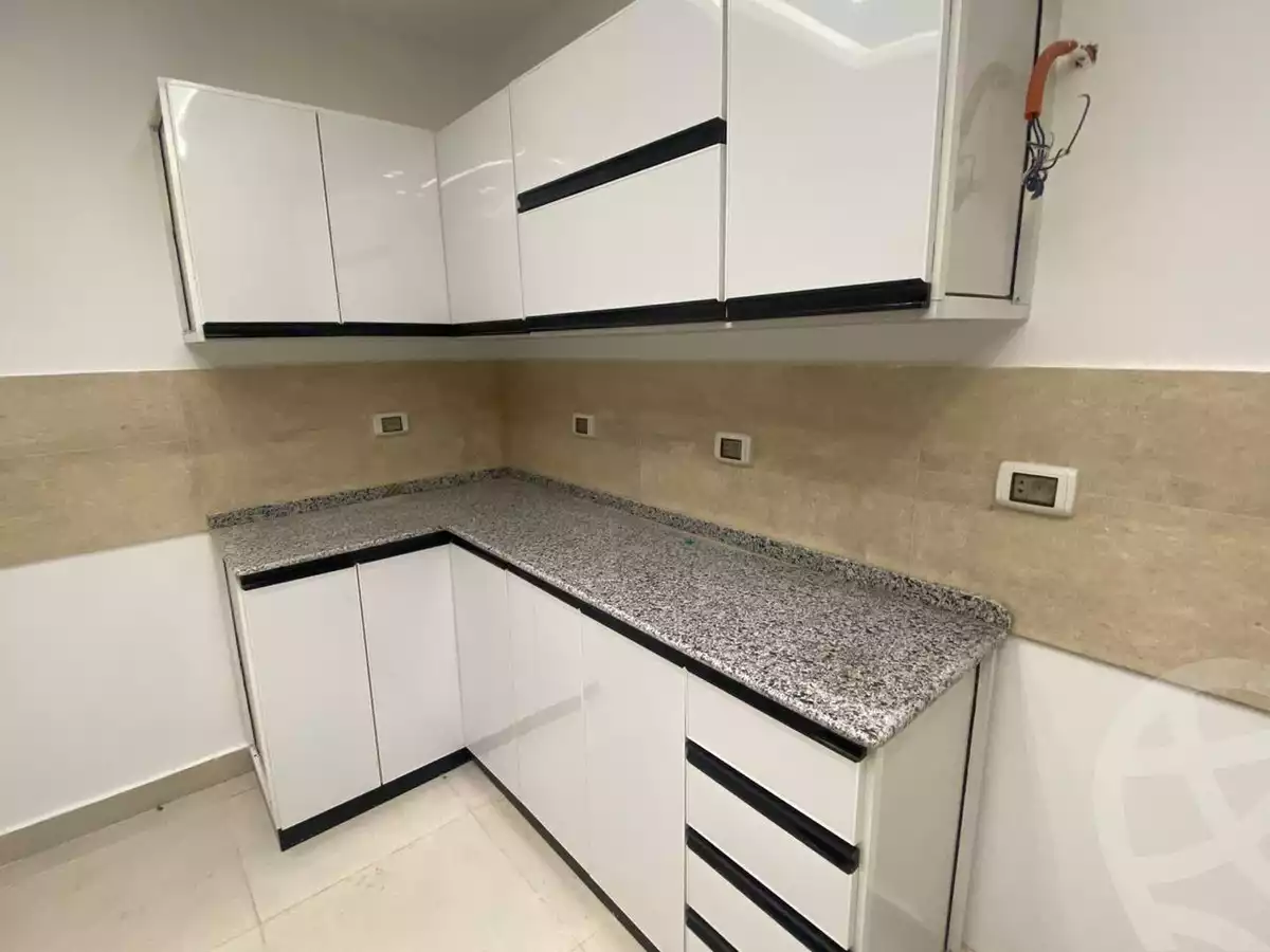 https://aqarmap.com.eg/ar/listing/5569204-for-rent-cairo-new-cairo-compounds-mountain-view-hyde-park