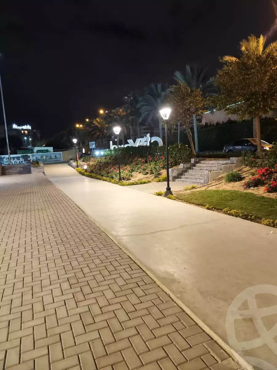 https://aqarmap.com.eg/ar/listing/5646716-for-sale-cairo-6th-of-october-hadaeq-october-kmbwnd-fy-hdyq-ktwbr-ashgar-city
