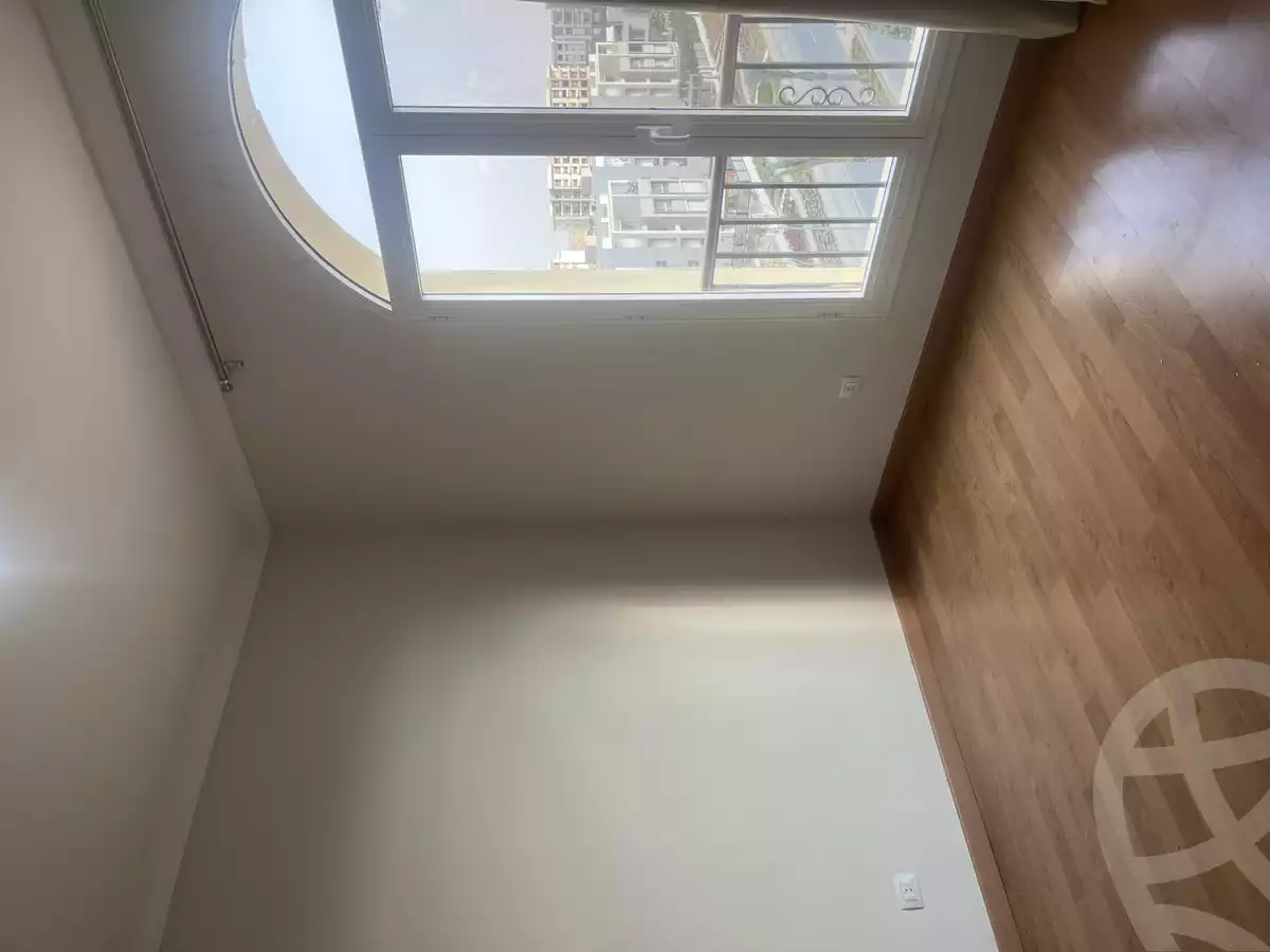 https://aqarmap.com.eg/en/listing/5969460-for-rent-cairo-new-cairo-compounds-hyde-park-centre-ville-hyde-park