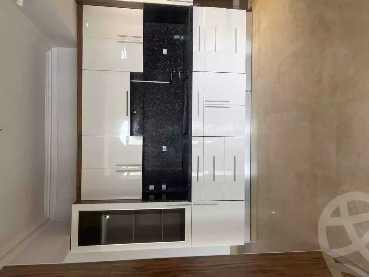 https://aqarmap.com.eg/en/listing/5969460-for-rent-cairo-new-cairo-compounds-hyde-park-centre-ville-hyde-park