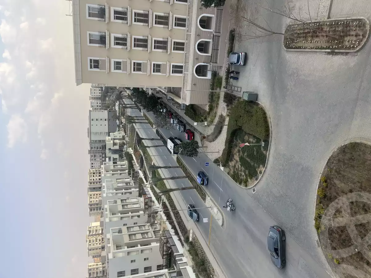https://aqarmap.com.eg/en/listing/5969460-for-rent-cairo-new-cairo-compounds-hyde-park-centre-ville-hyde-park