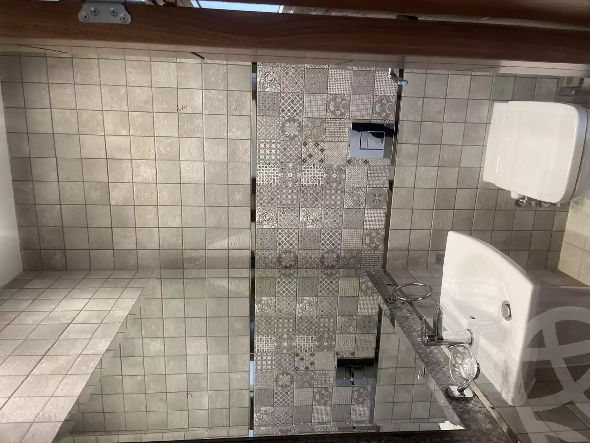 https://aqarmap.com.eg/en/listing/5969460-for-rent-cairo-new-cairo-compounds-hyde-park-centre-ville-hyde-park
