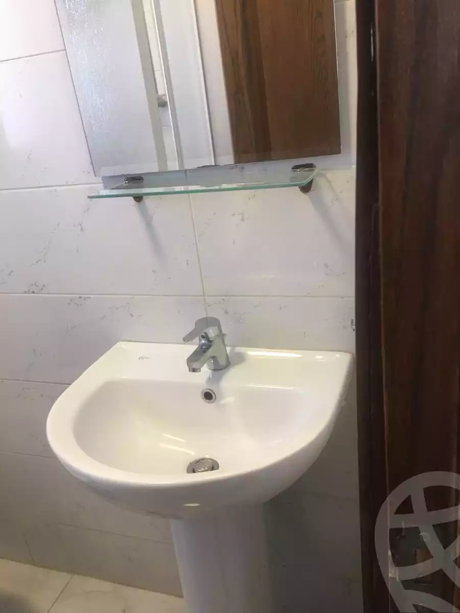 https://aqarmap.com.eg/en/listing/5657420-for-rent-cairo-el-sheikh-zayed-city-compounds-kmbwnd-wyst-twn-swdyk