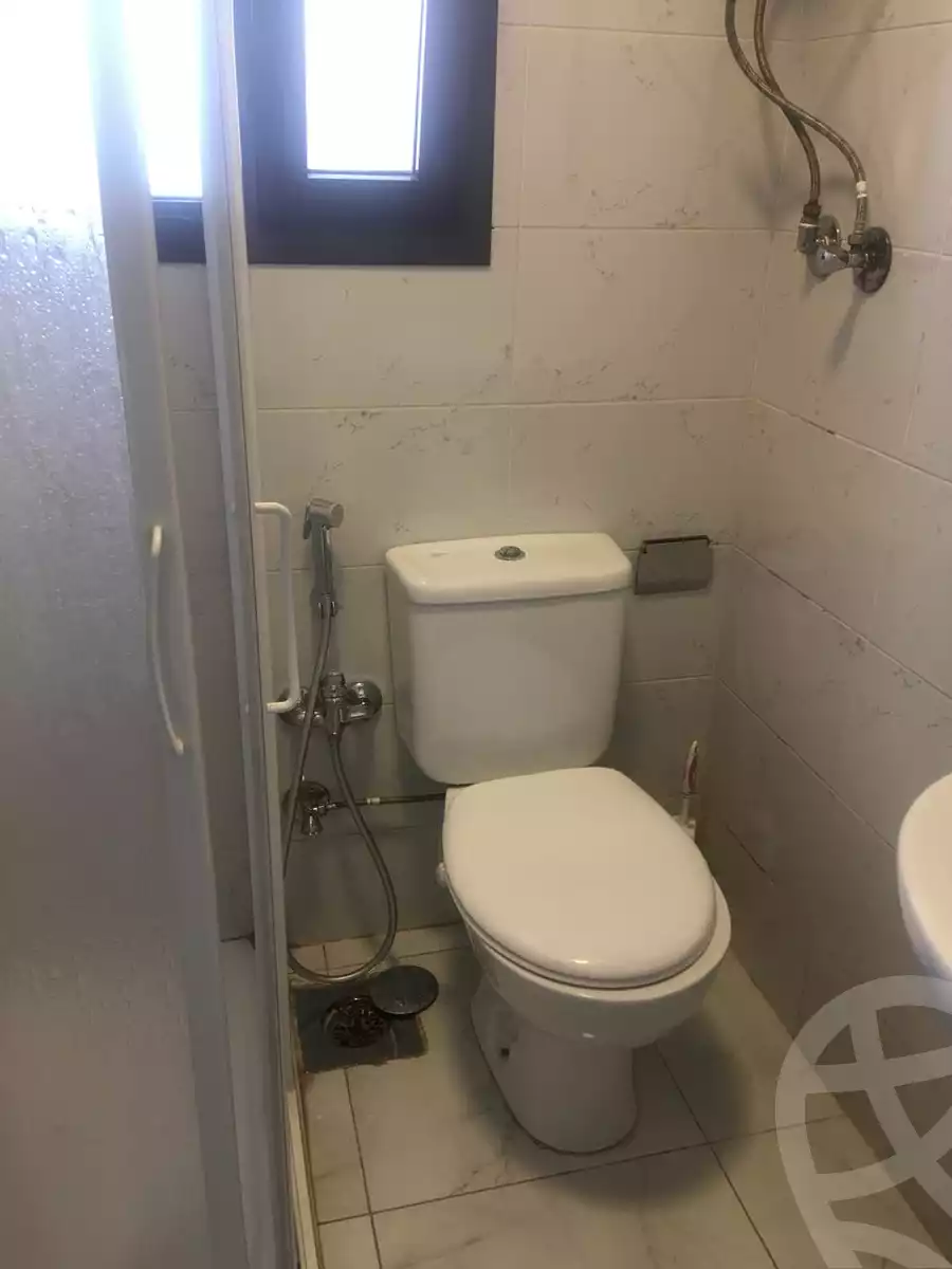 https://aqarmap.com.eg/en/listing/5657420-for-rent-cairo-el-sheikh-zayed-city-compounds-kmbwnd-wyst-twn-swdyk