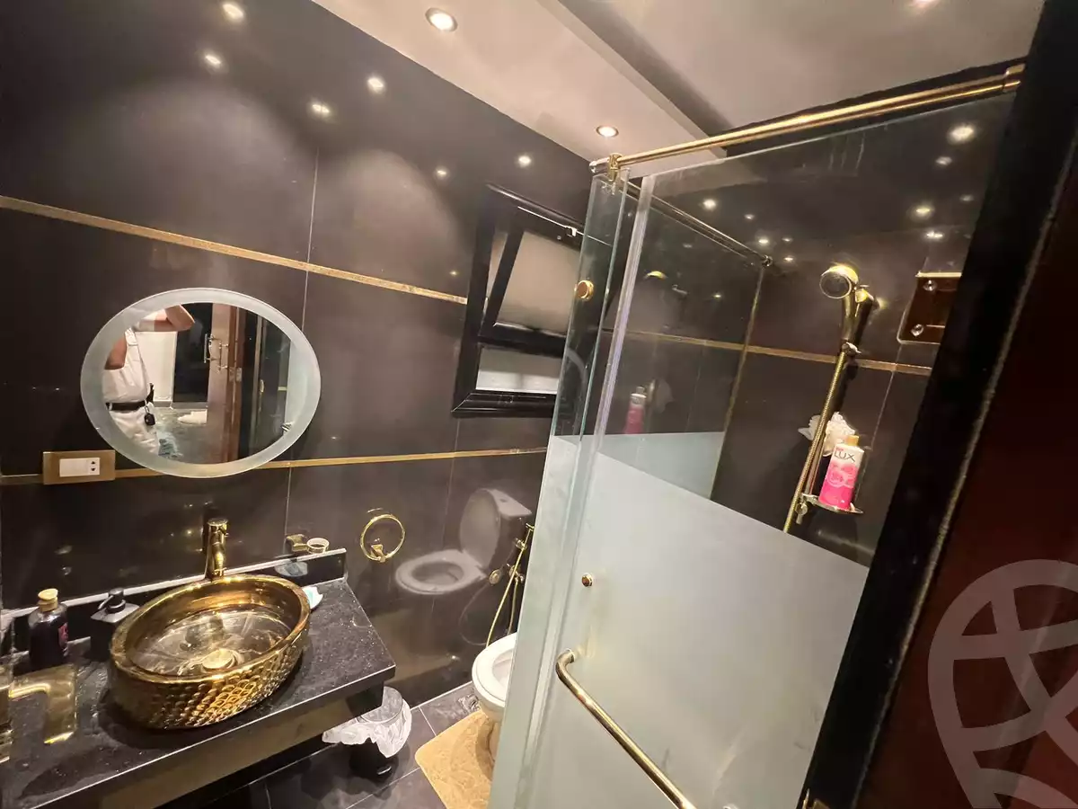 https://aqarmap.com.eg/ar/listing/5661435-for-sale-cairo-el-sheikh-zayed-city-compounds-kmbwnd-ljwmn