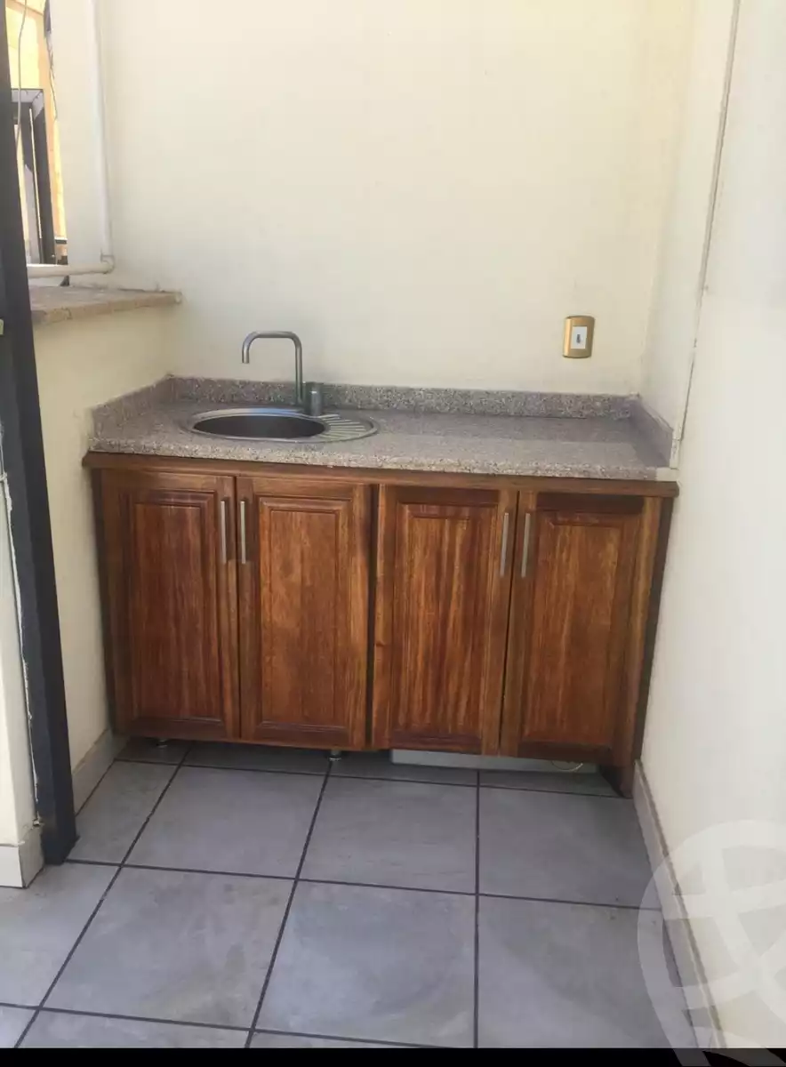 https://aqarmap.com.eg/en/listing/5657420-for-rent-cairo-el-sheikh-zayed-city-compounds-kmbwnd-wyst-twn-swdyk