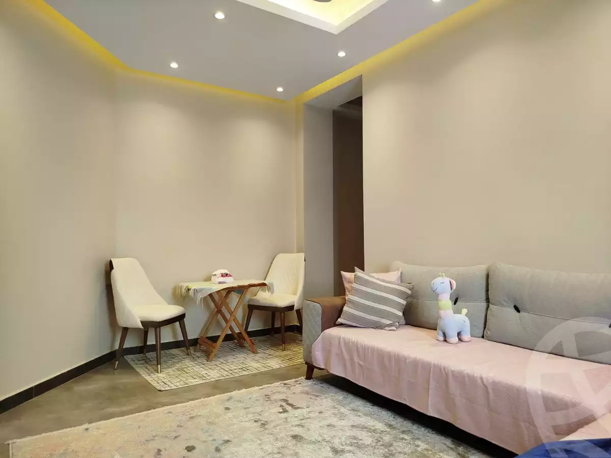 https://aqarmap.com.eg/en/listing/5649033-for-sale-cairo-new-cairo-compounds-kmbwnd-lnkhyl