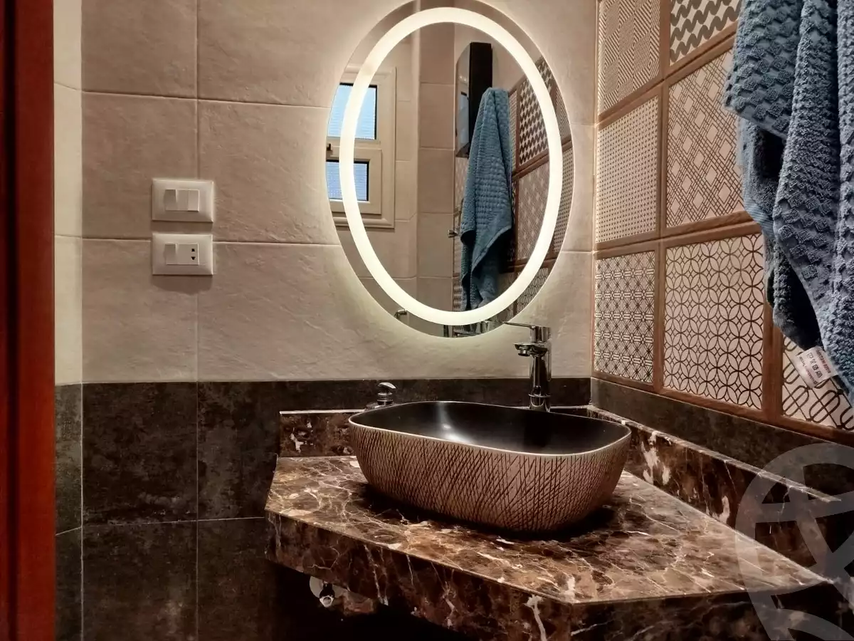 https://aqarmap.com.eg/en/listing/5649033-for-sale-cairo-new-cairo-compounds-kmbwnd-lnkhyl