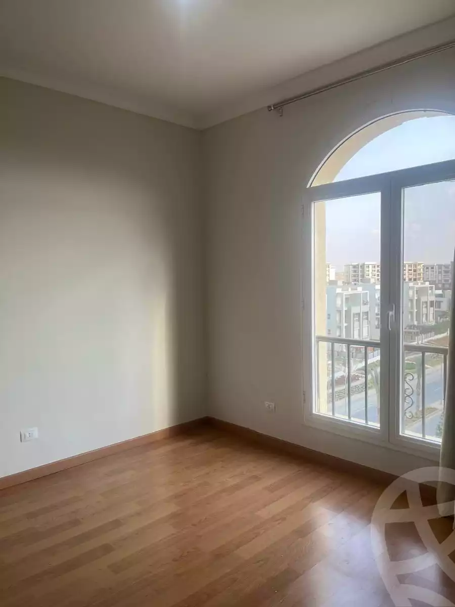 https://aqarmap.com.eg/en/listing/5663502-for-rent-cairo-new-cairo-compounds-hyde-park-centre-ville-hyde-park