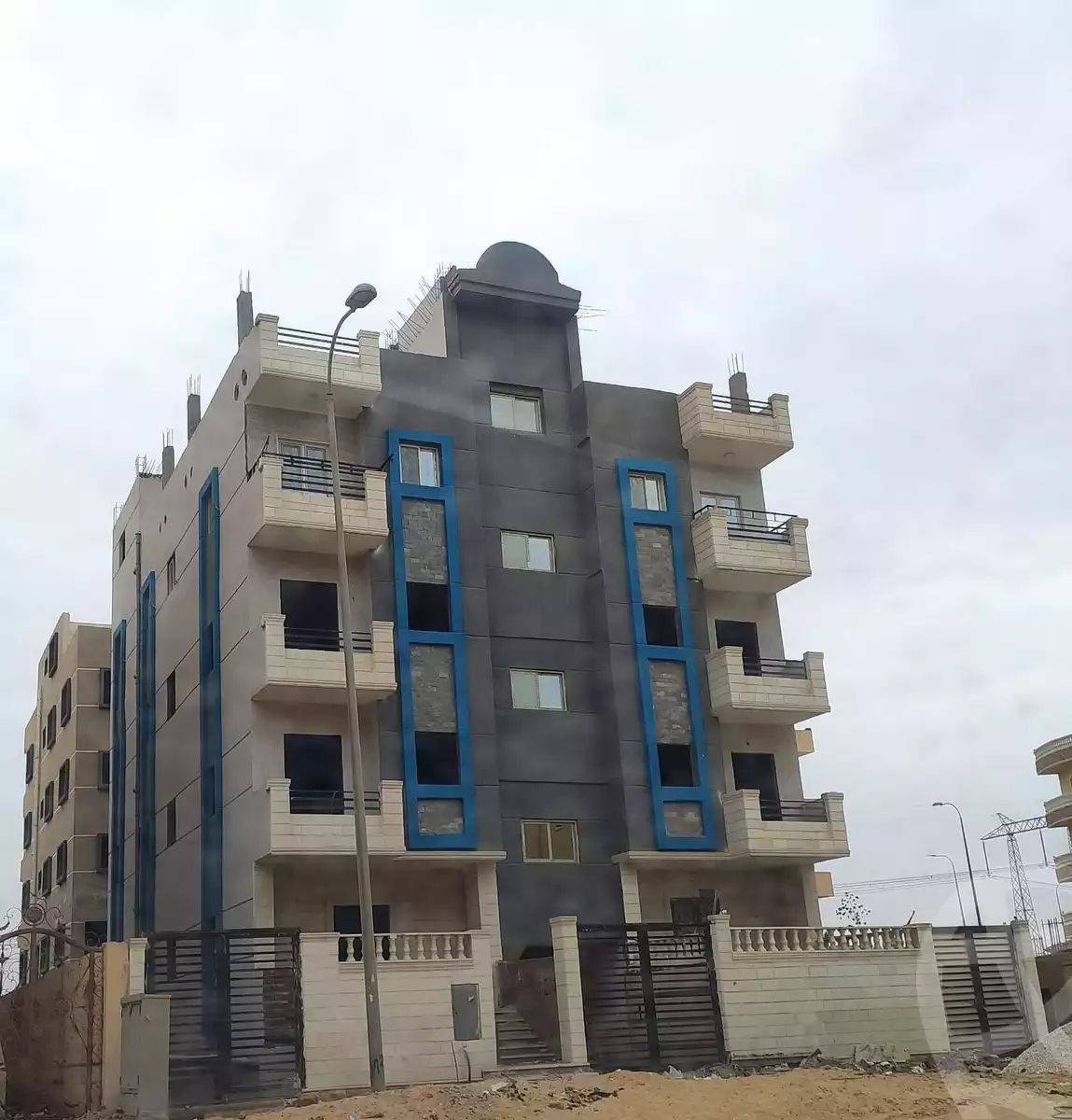 https://aqarmap.com.eg/en/listing/5671226-for-sale-cairo-6th-of-october-hadaeq-october-lmntq-lsyhy